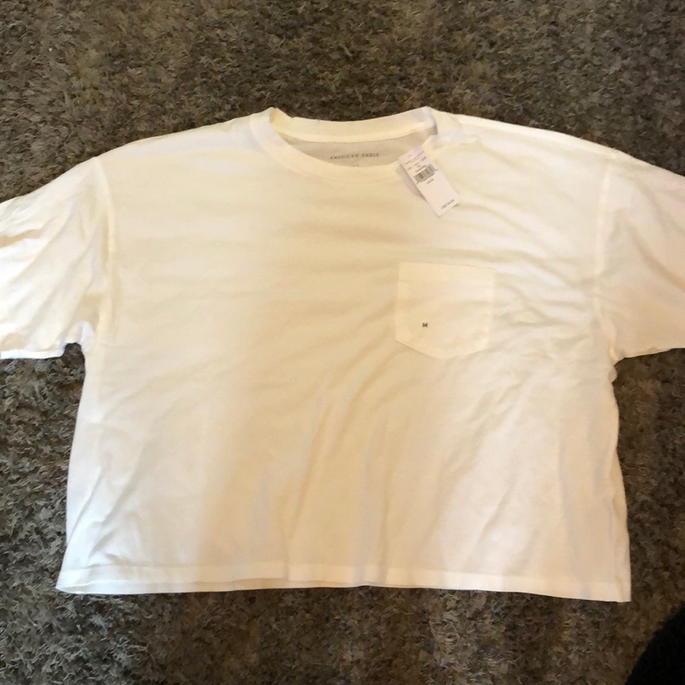 Women’s white American Eagle cropped tee